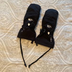 The North Face women’s winter mittens
